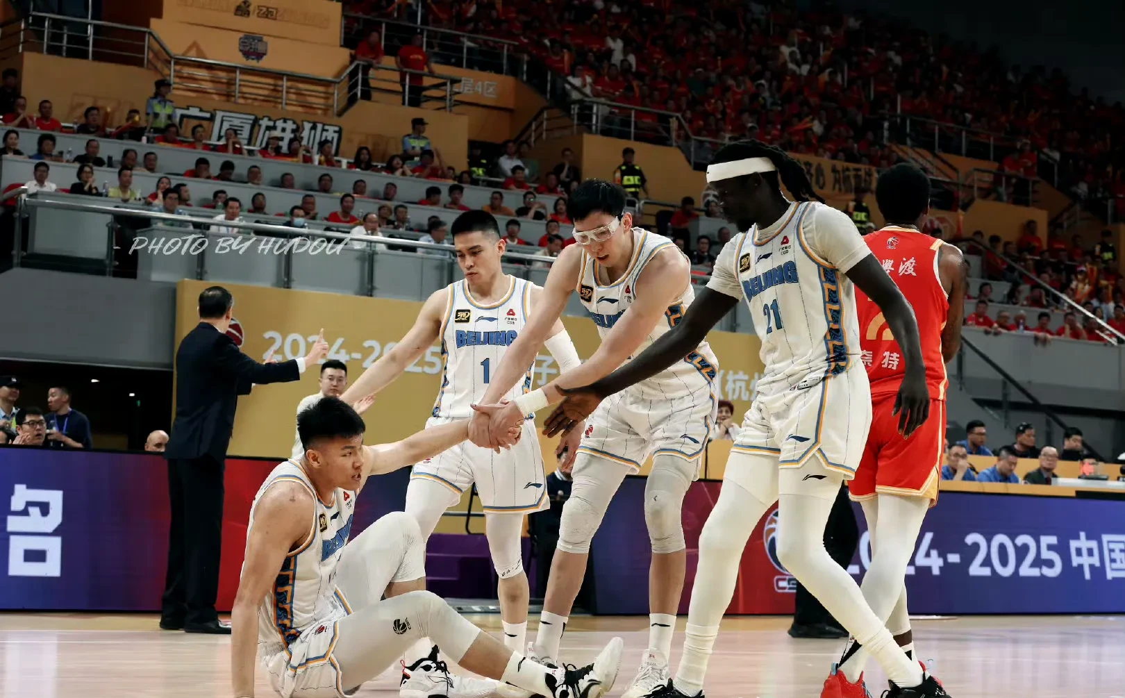 爱游戏APP-包含风云突变广厦男篮清晨完成体检山东男篮遗憾出局备战欧篮联，网友：亚特兰大完成体检备战法甲的词条