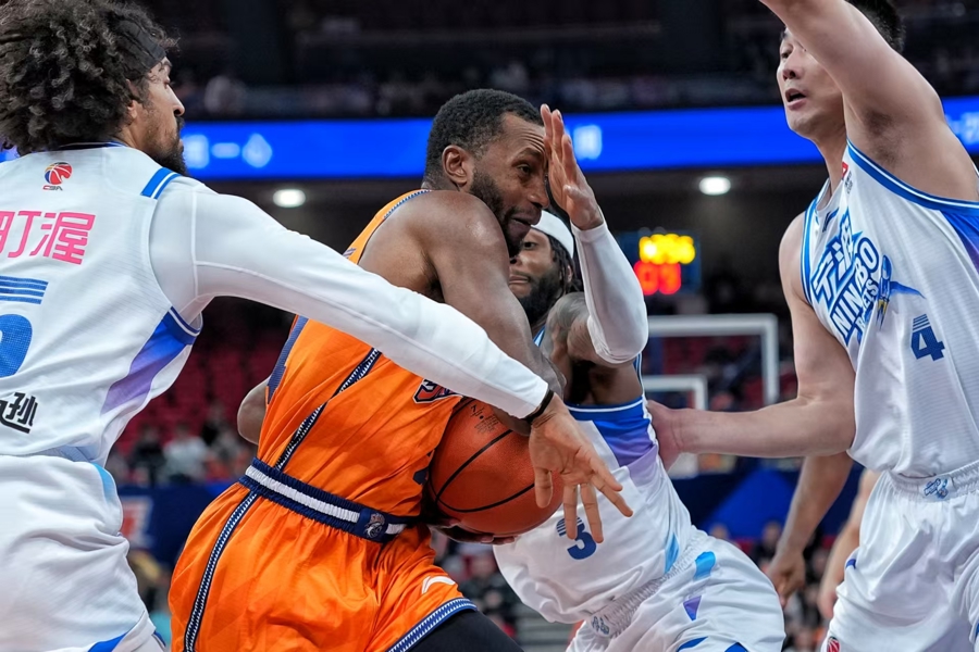 爱游戏官网-山东男篮前主教练不敌新疆男篮