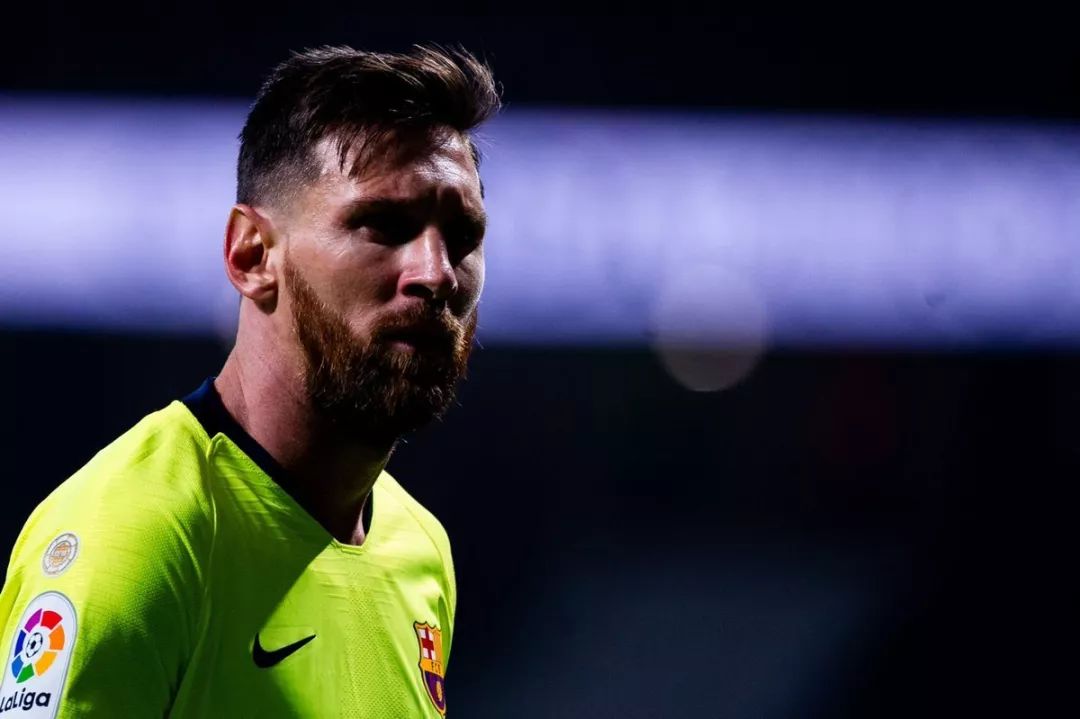 关键时刻上海海港调整名单以备全明星赛埃因霍温窗口期单刀错失，这一次真的梅西在MAD比赛中败北的简单介绍